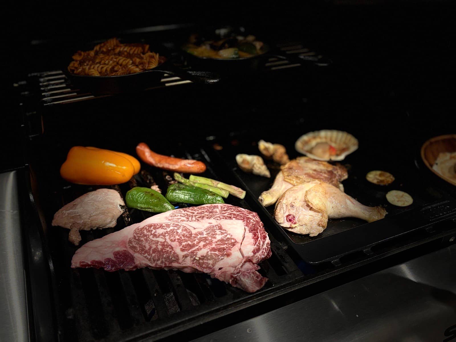 和牛ステーキとシーフードのBBQグリル